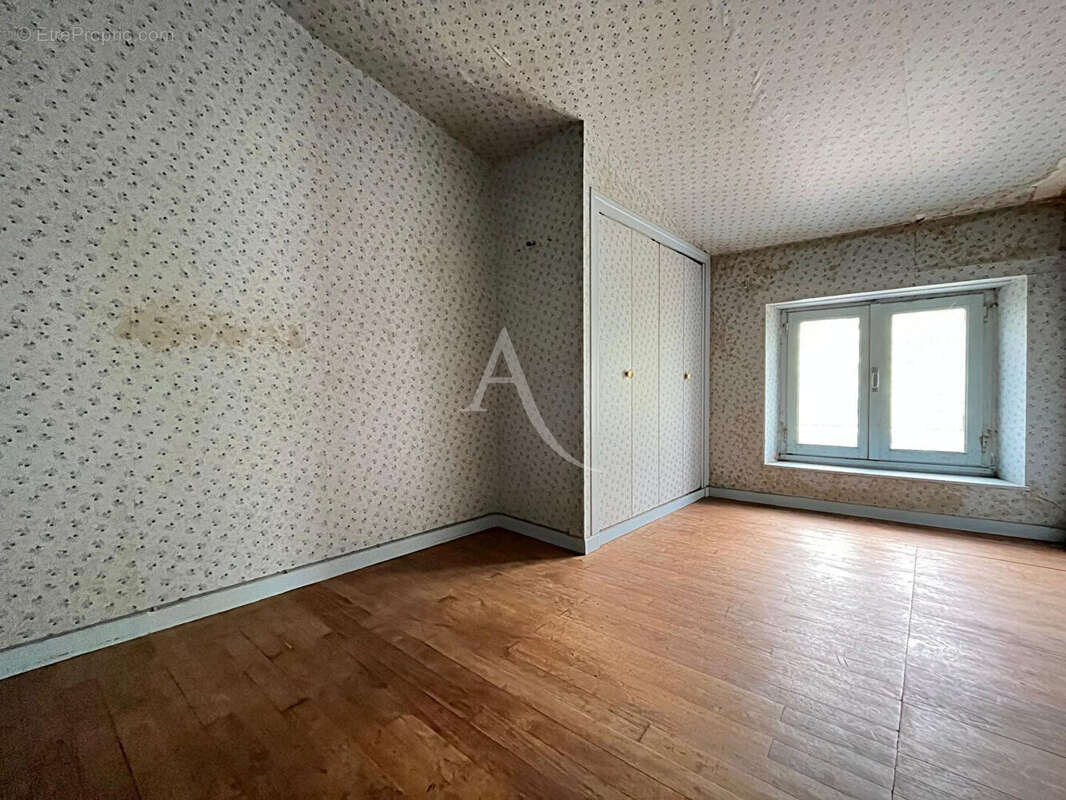 Maison de village en plein centre ville avec cour extérieur ! - photo 7