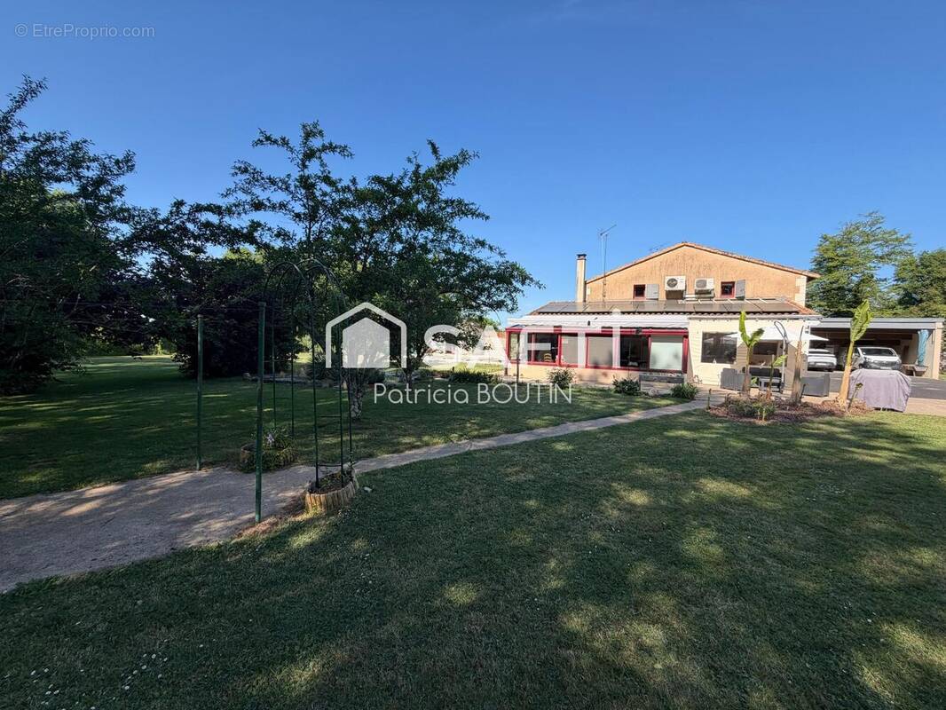 Photo 1 - Maison à LEZAY