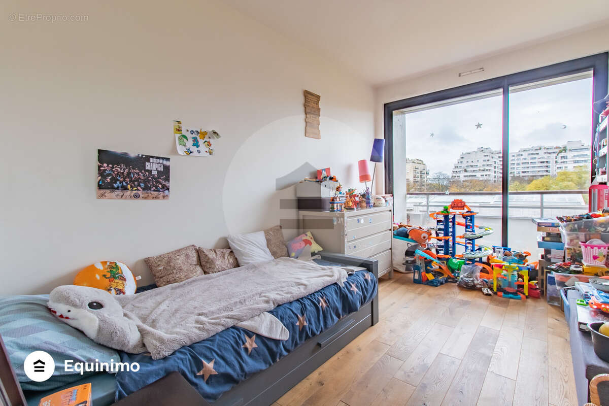 Appartement à LEVALLOIS-PERRET