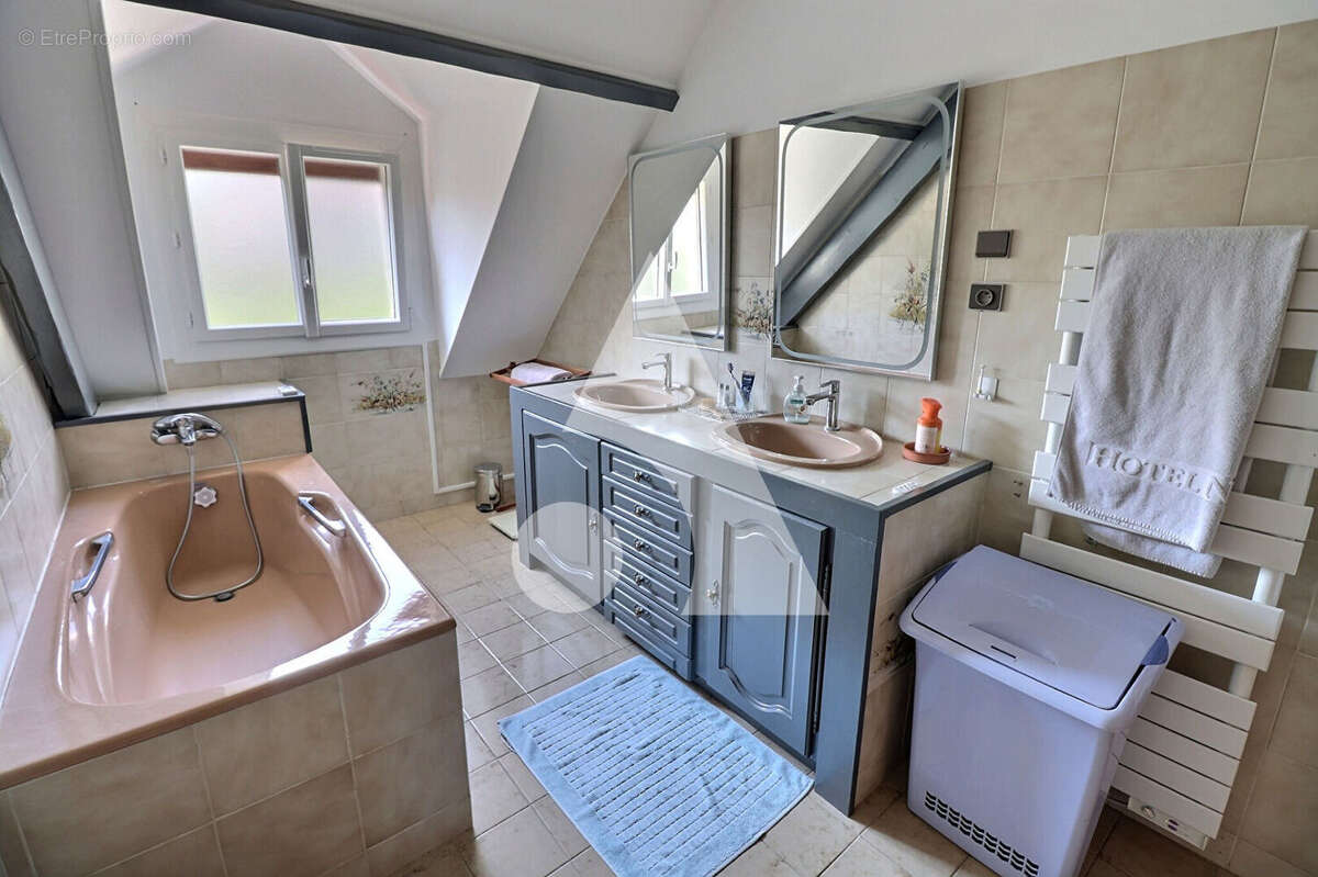 Maison familiale de 140 m² avec sous-sol total-Environnement calme et privilégié - photo 9