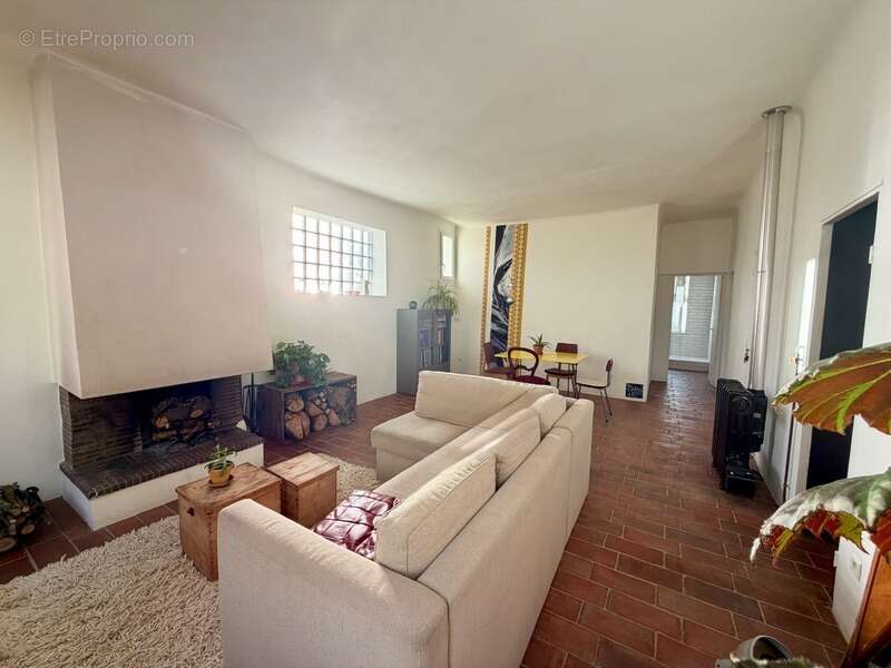 Appartement à MARSEILLE-5E