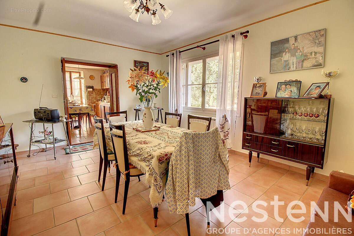 A VENDRE EN EXCLUSIVITE ! LORGUES - Maison 118 m² avec grand terrain d'environ 8 000 m² - photo 3