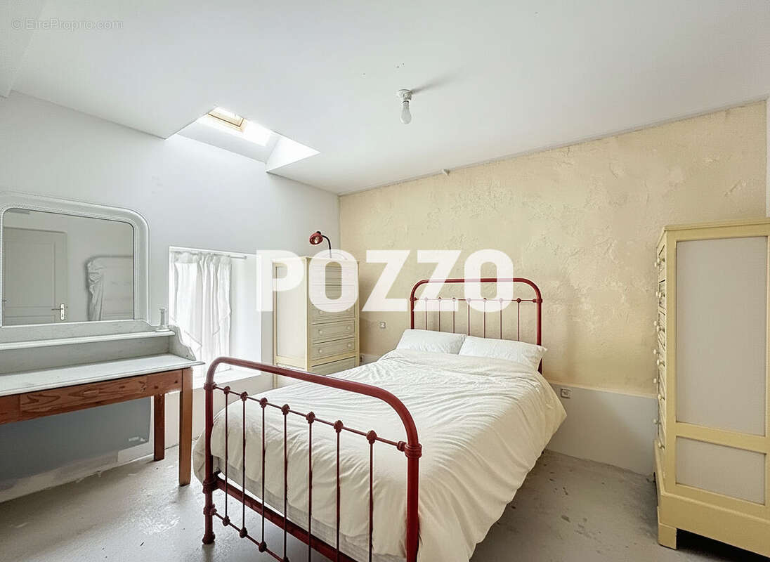 Maison à SAINT-MAURICE-EN-COTENTIN