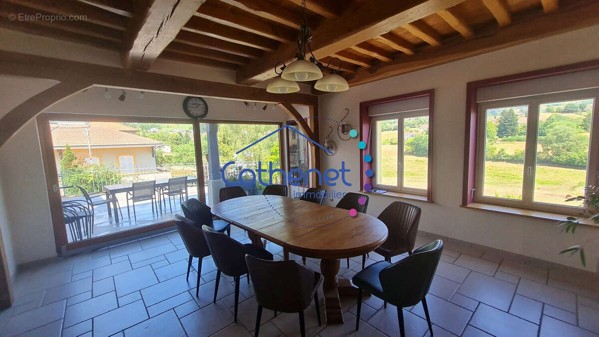 Maison 272 m² à Belmont-De-La-Loire  - photo 7