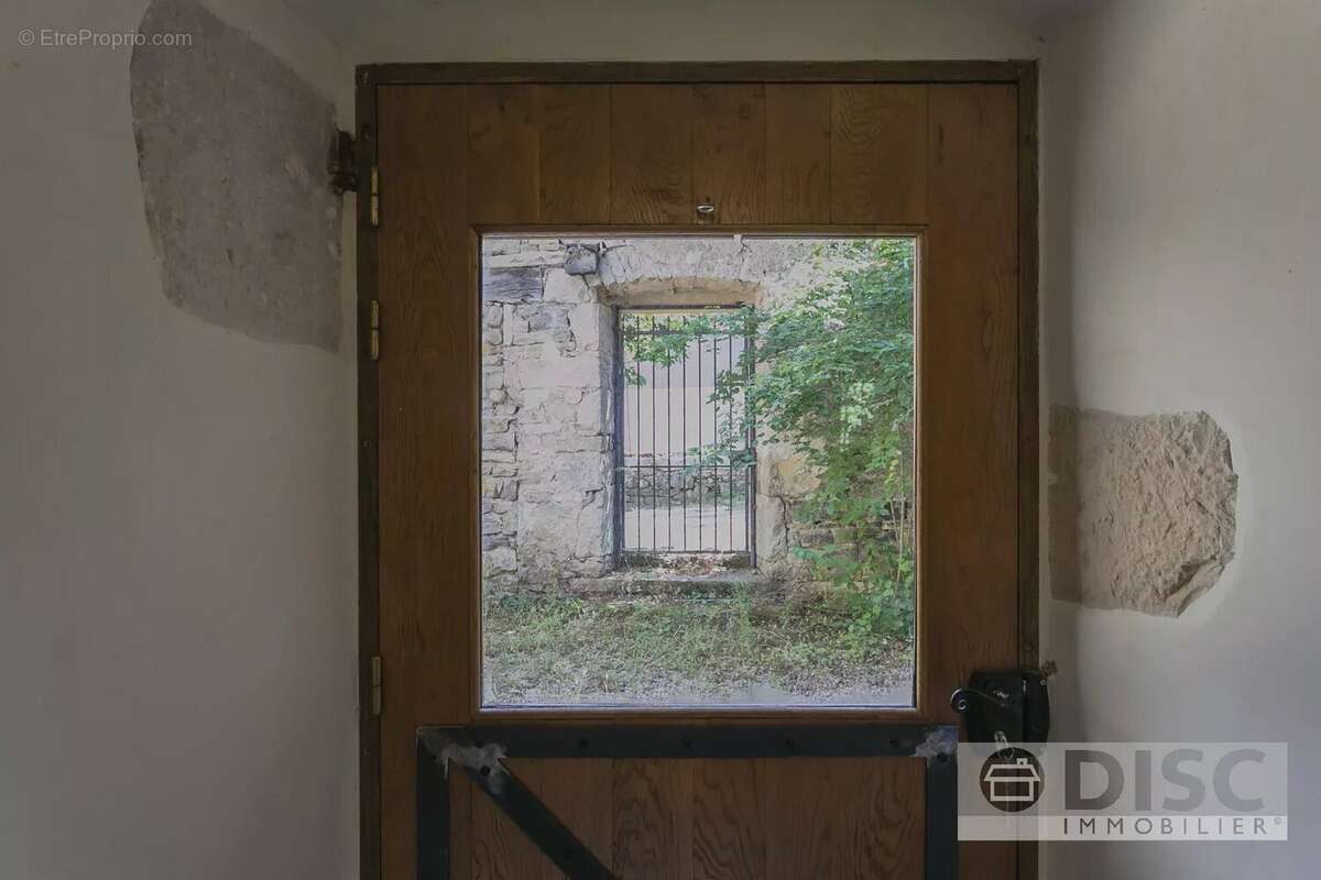Charmante maison de village avec jardin, grande grange, cour intérieure et chapelle restaurée - photo 10