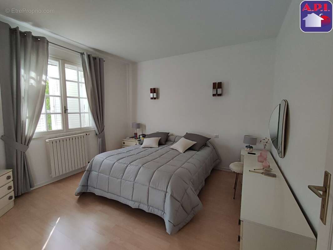 Maison à LA TOUR-DU-CRIEU