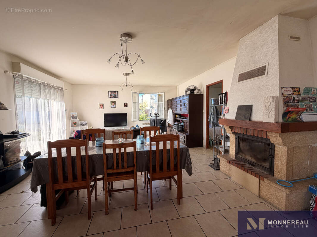 Maison à SAINTE-MEME
