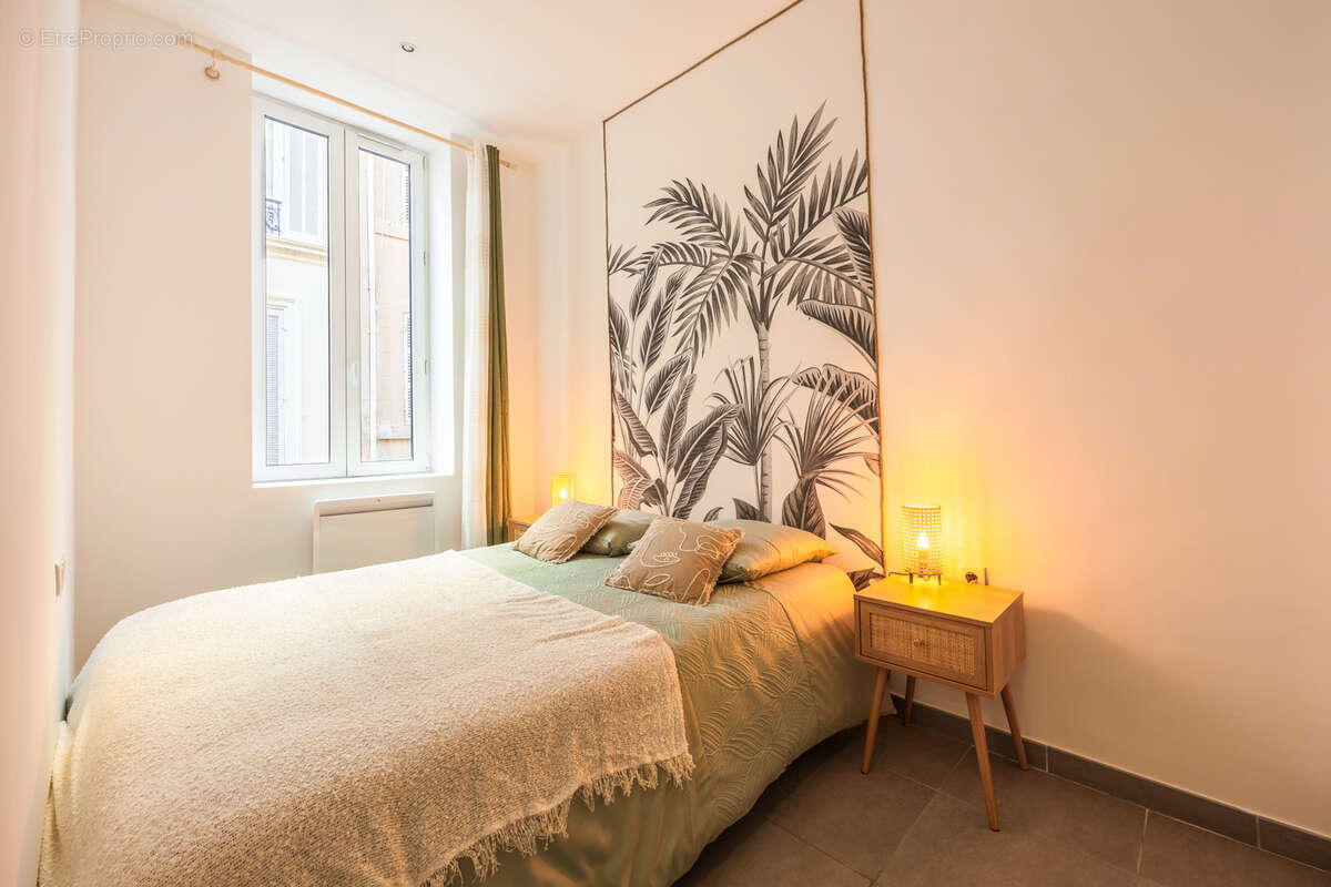 Appartement à MARSEILLE-1E