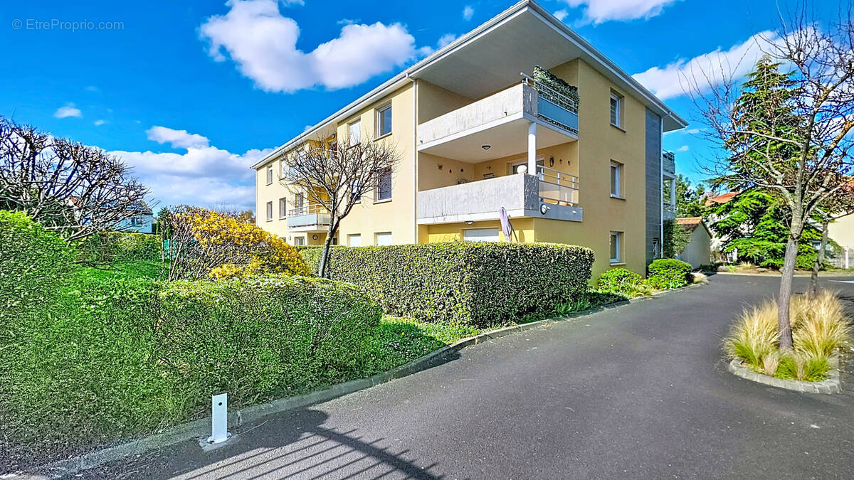 Appartement à PERIGNAT-LES-SARLIEVE