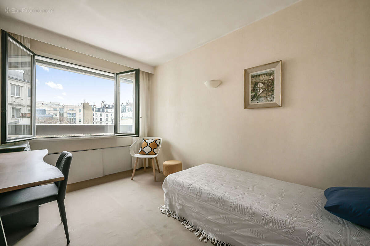 Appartement à PARIS-12E