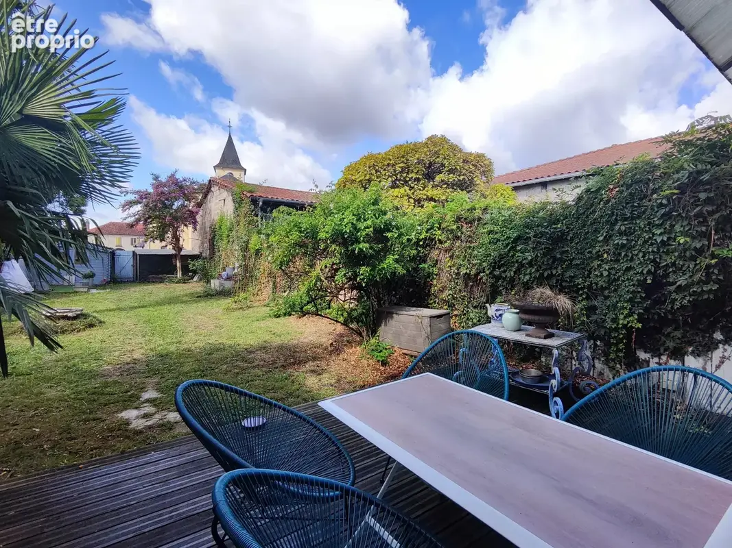 Ancien presbytère avec jardin et cour idyllique - photo 21