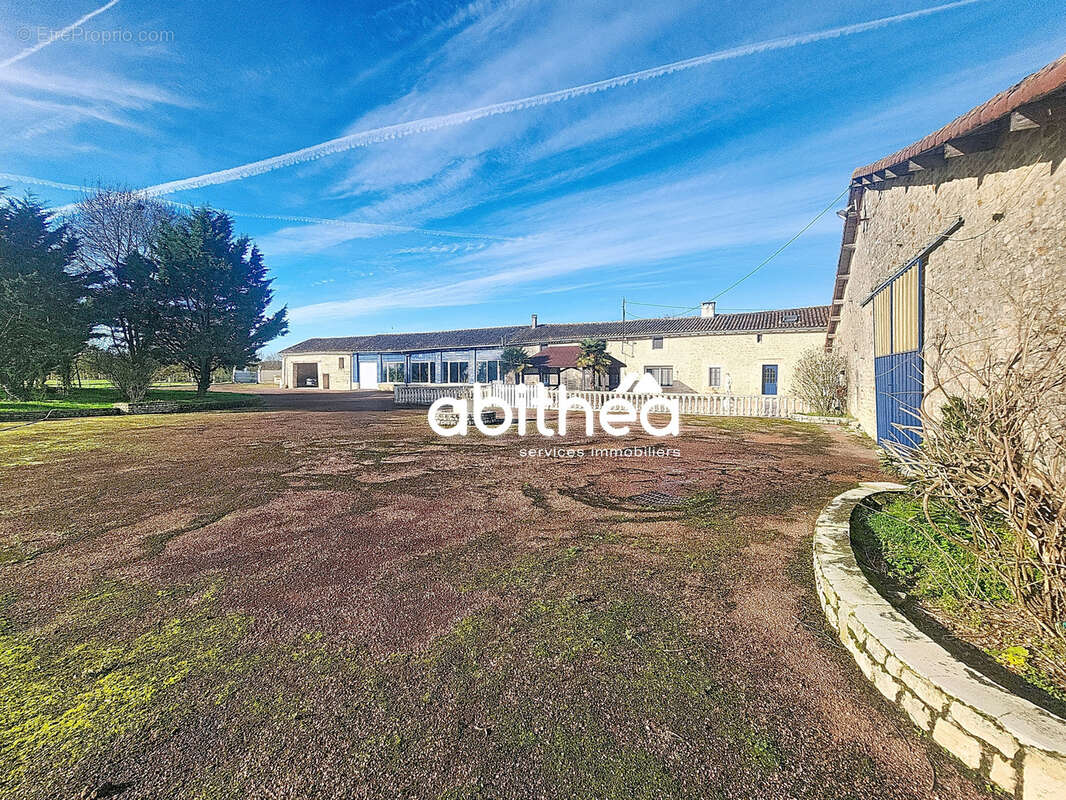 Maison à VILLEFAGNAN