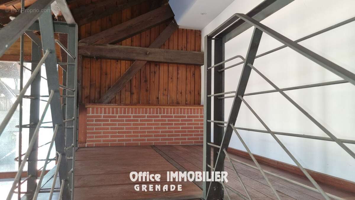 Commerce 260 m² à Grenade  - photo 9
