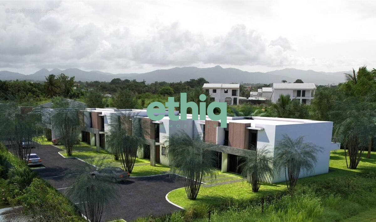 Maison à BAIE-MAHAULT