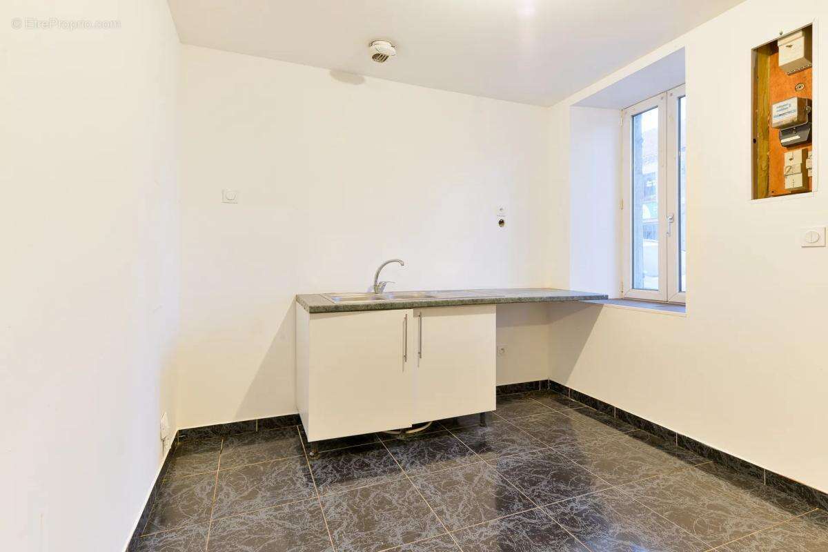 Maison à AIGREFEUILLE-SUR-MAINE