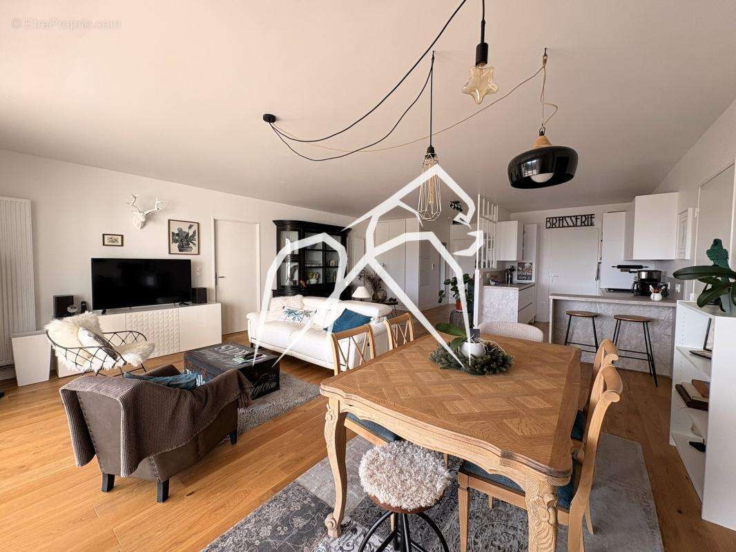 Appartement à MONT-SAINT-AIGNAN