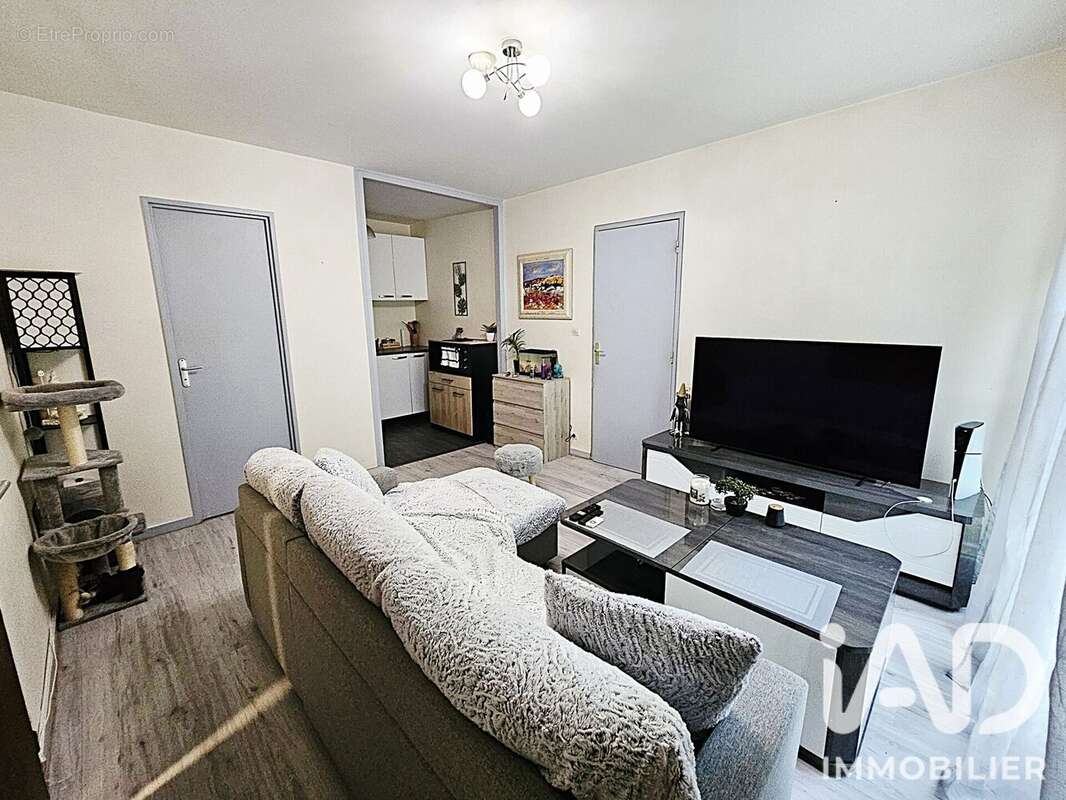 Appartement 28 m² à Evreux  - photo 3