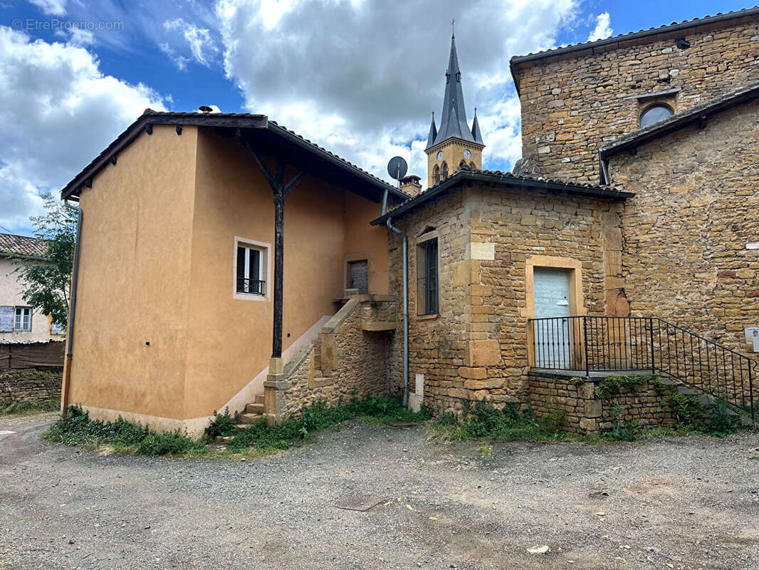 JARNIOUX Maison de village atypique 100 m² - photo 4