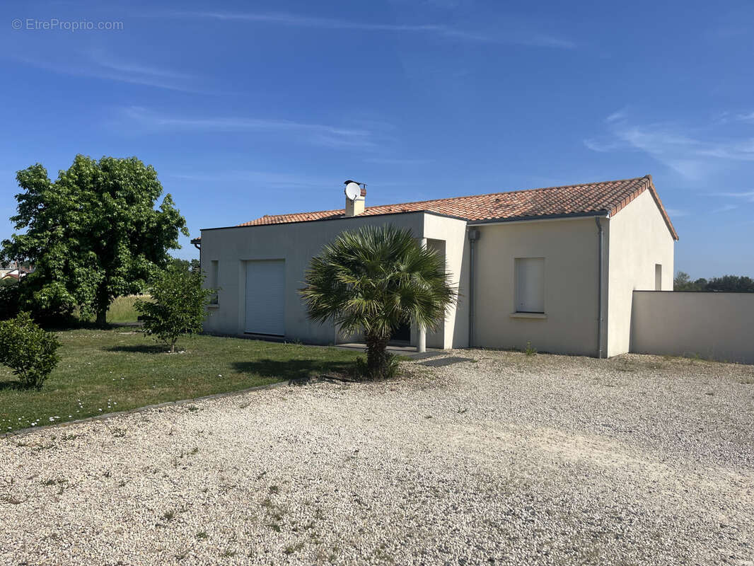 Maison à CERSAY