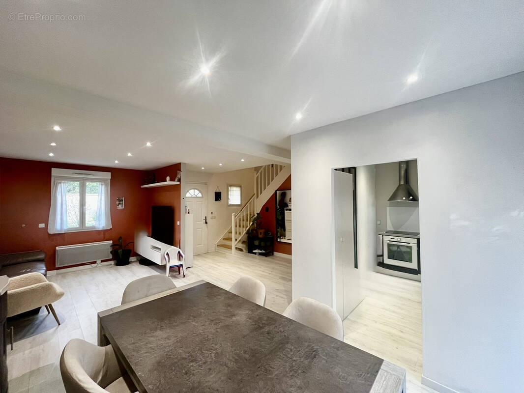 Maison à COULOMMIERS