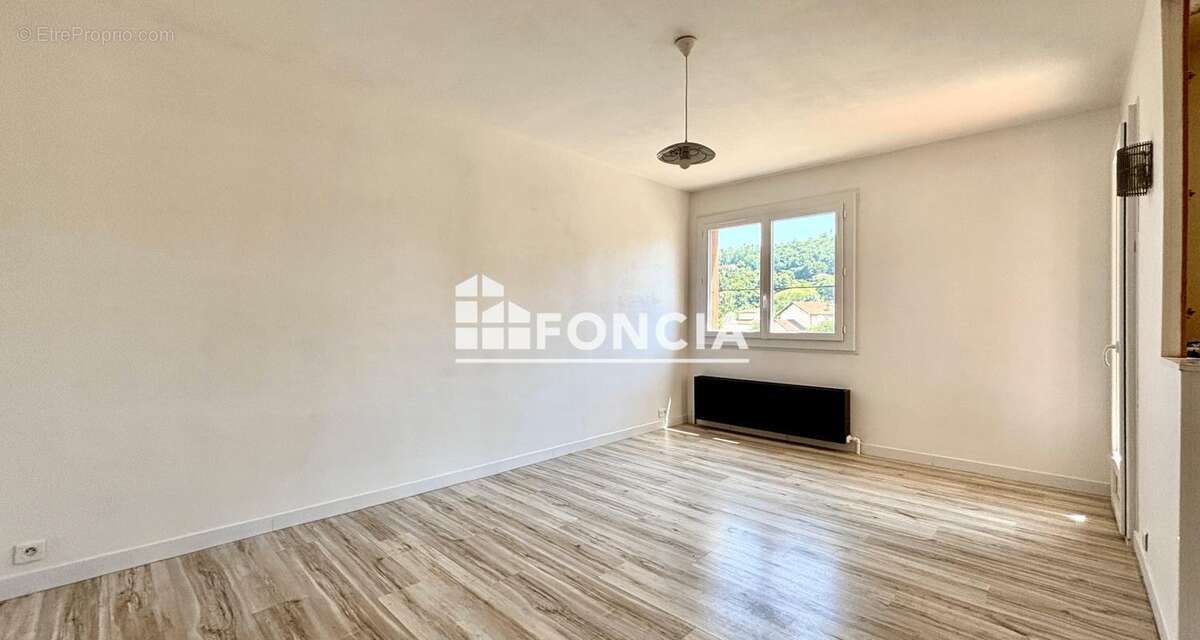Appartement à DECAZEVILLE