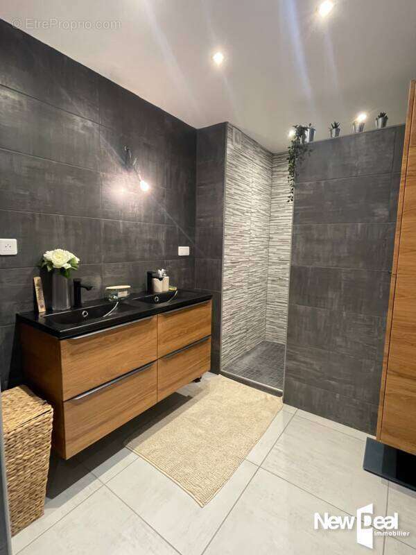 Appartement à VEYNES