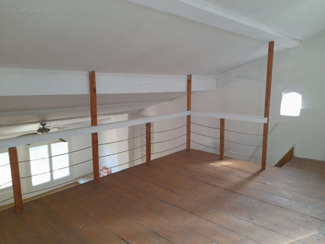 Maison à ENTRECASTEAUX