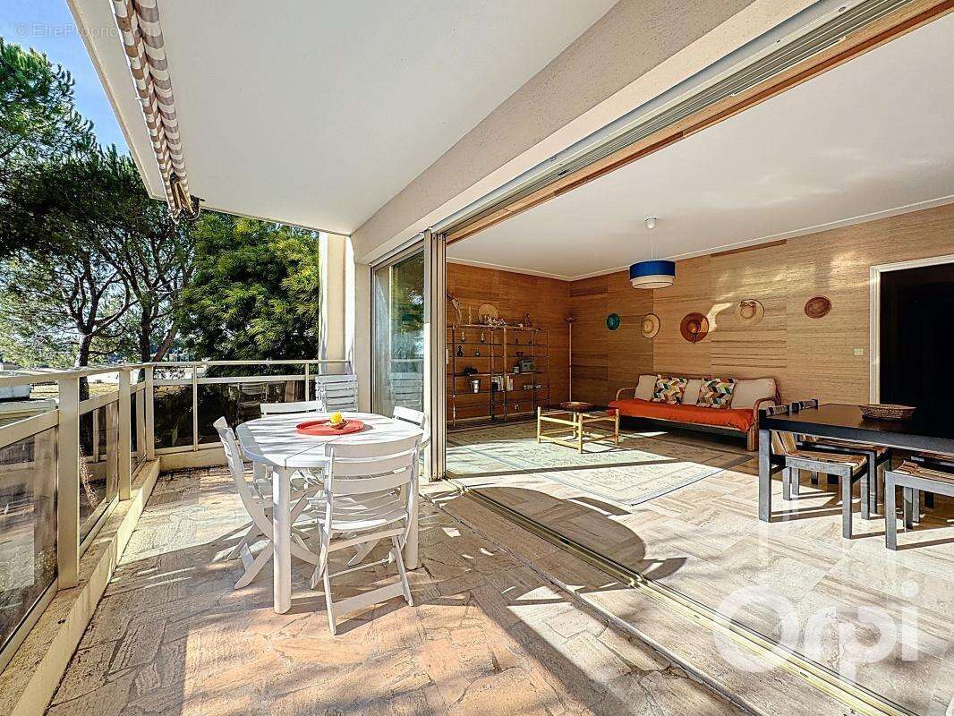 Appartement à VILLENEUVE-LOUBET