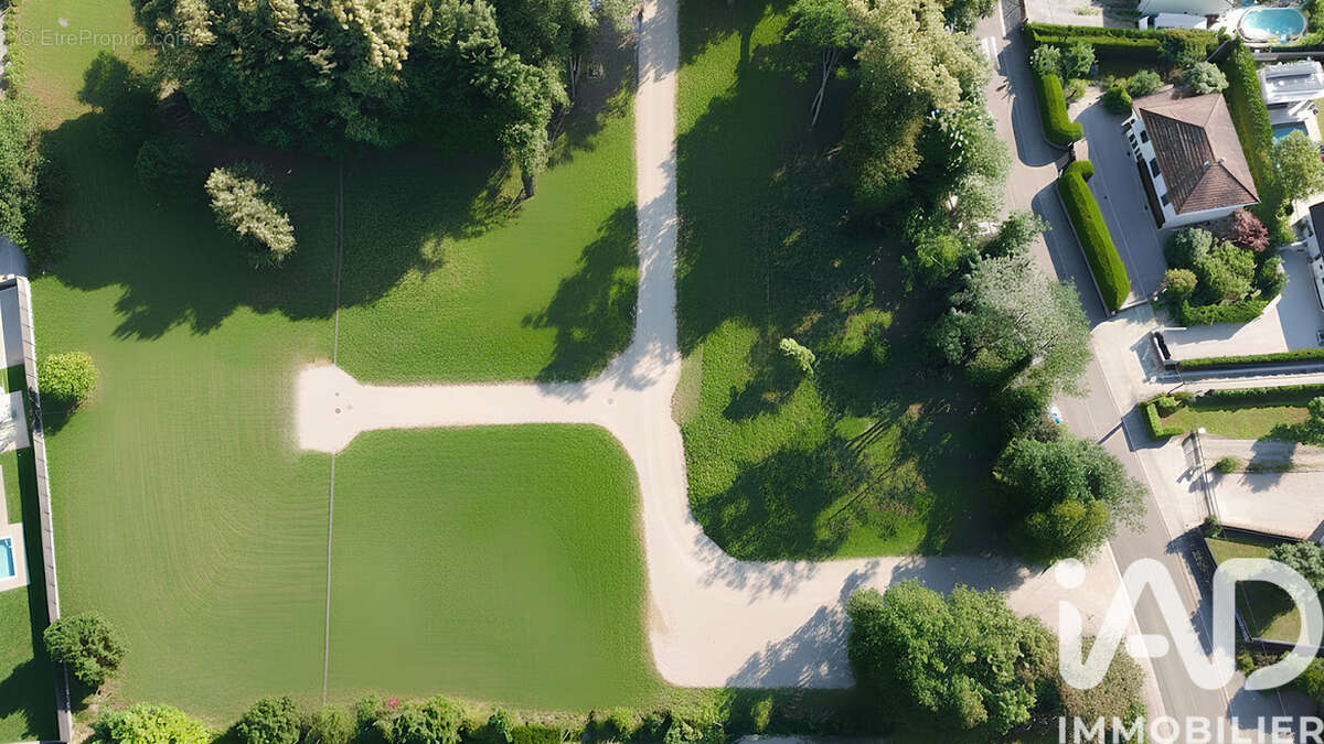 Photo 4 - Terrain à MONTFERRAND-LE-CHATEAU