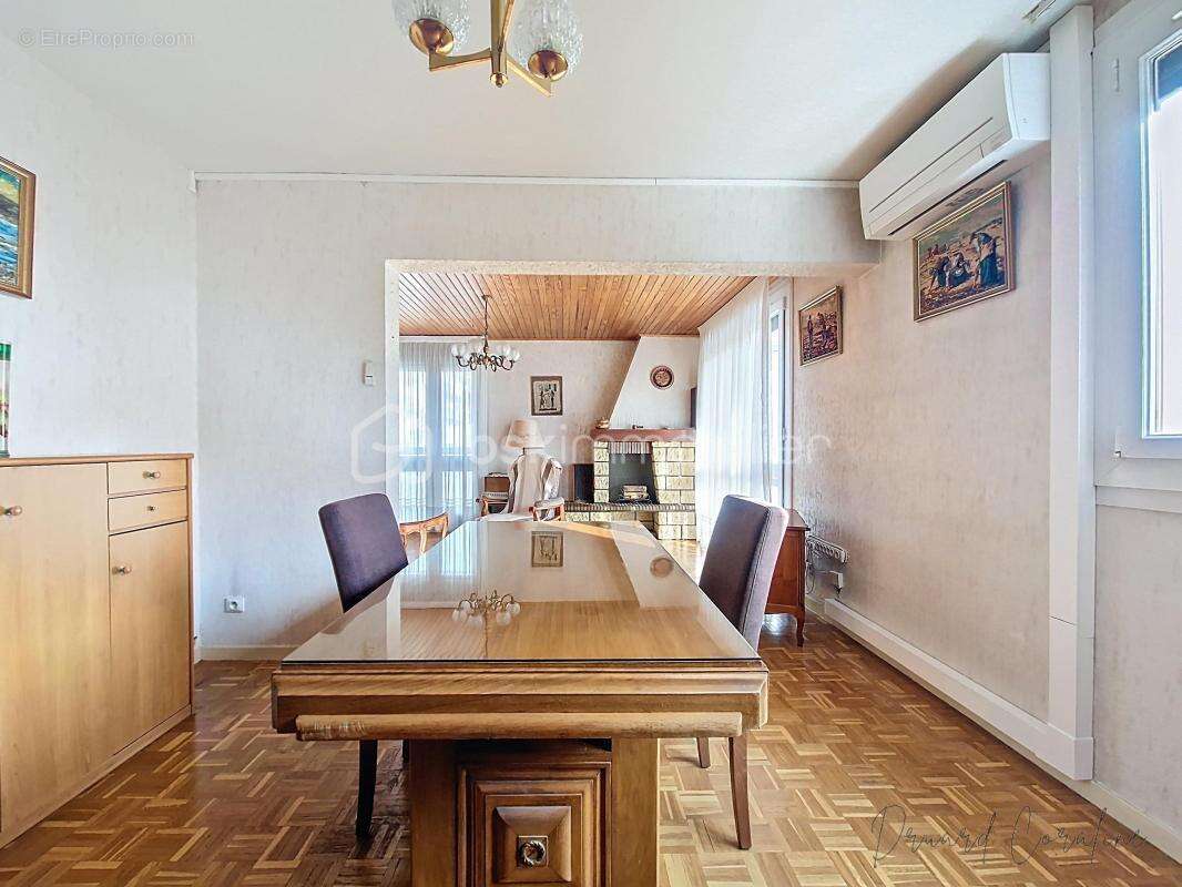 Appartement à LE PONT-DE-CLAIX