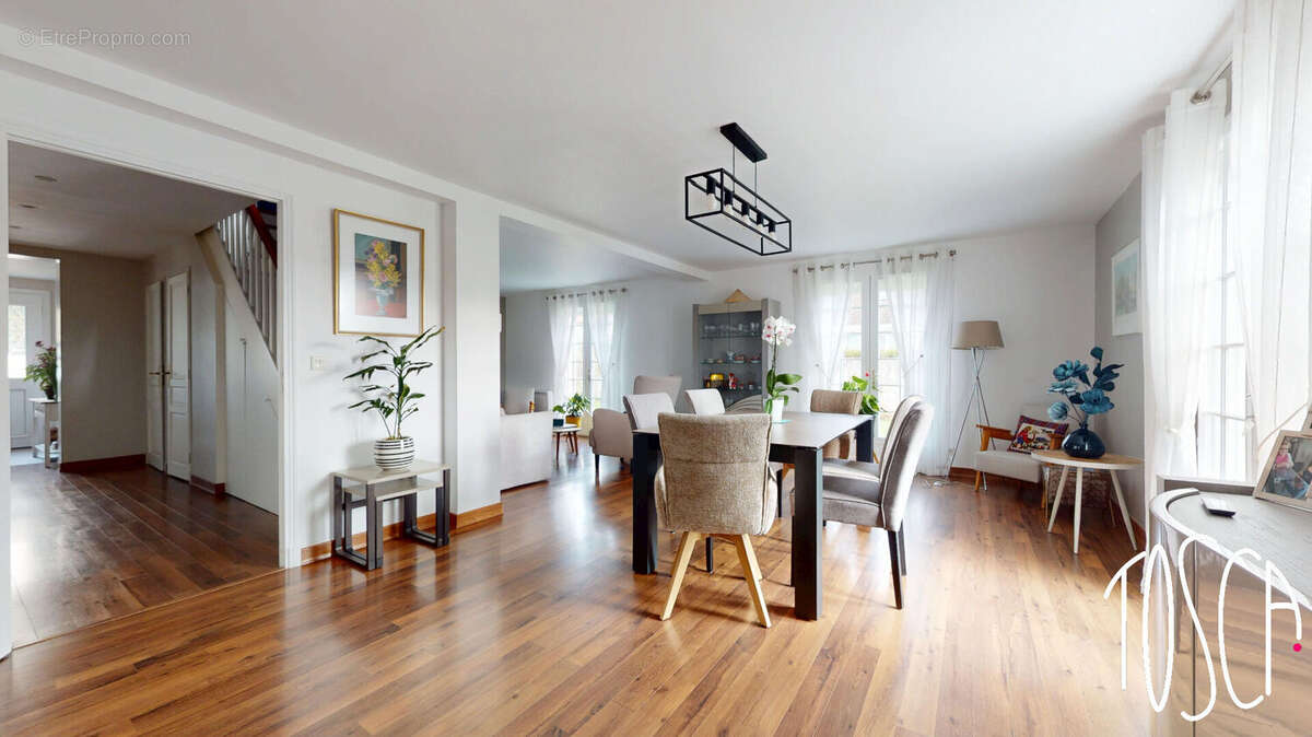 Maison à LE CHATELET-EN-BRIE