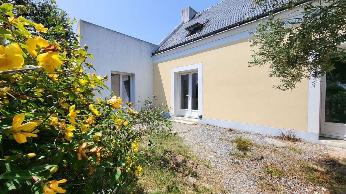 Maison à LOCMARIA