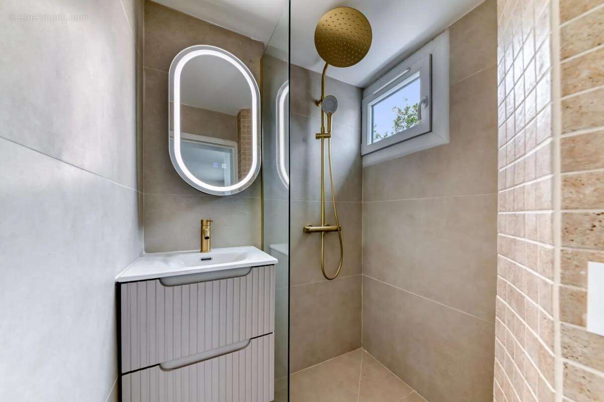 Appartement à VENISSIEUX