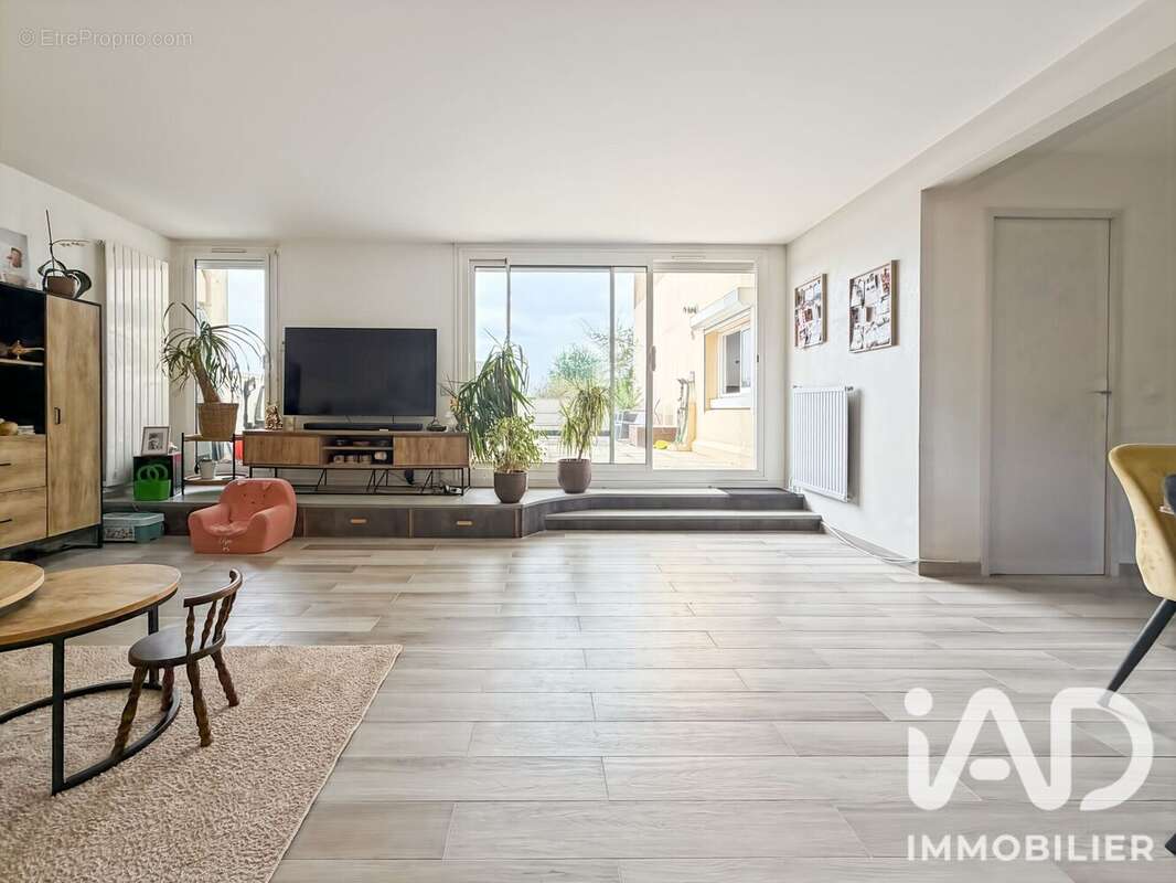 Appartement 87 m² à Champs-Sur-Marne  - photo 2