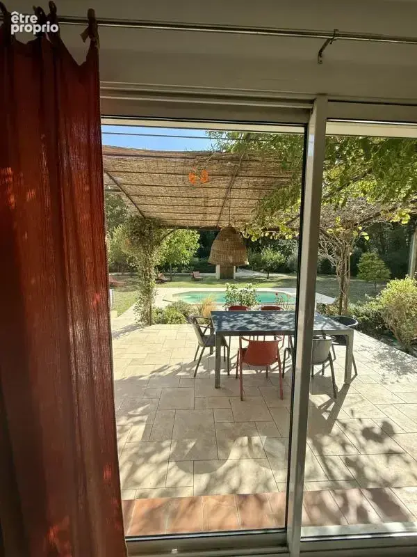 Maison au coeur de la pinede avec piscine et garage - photo 5