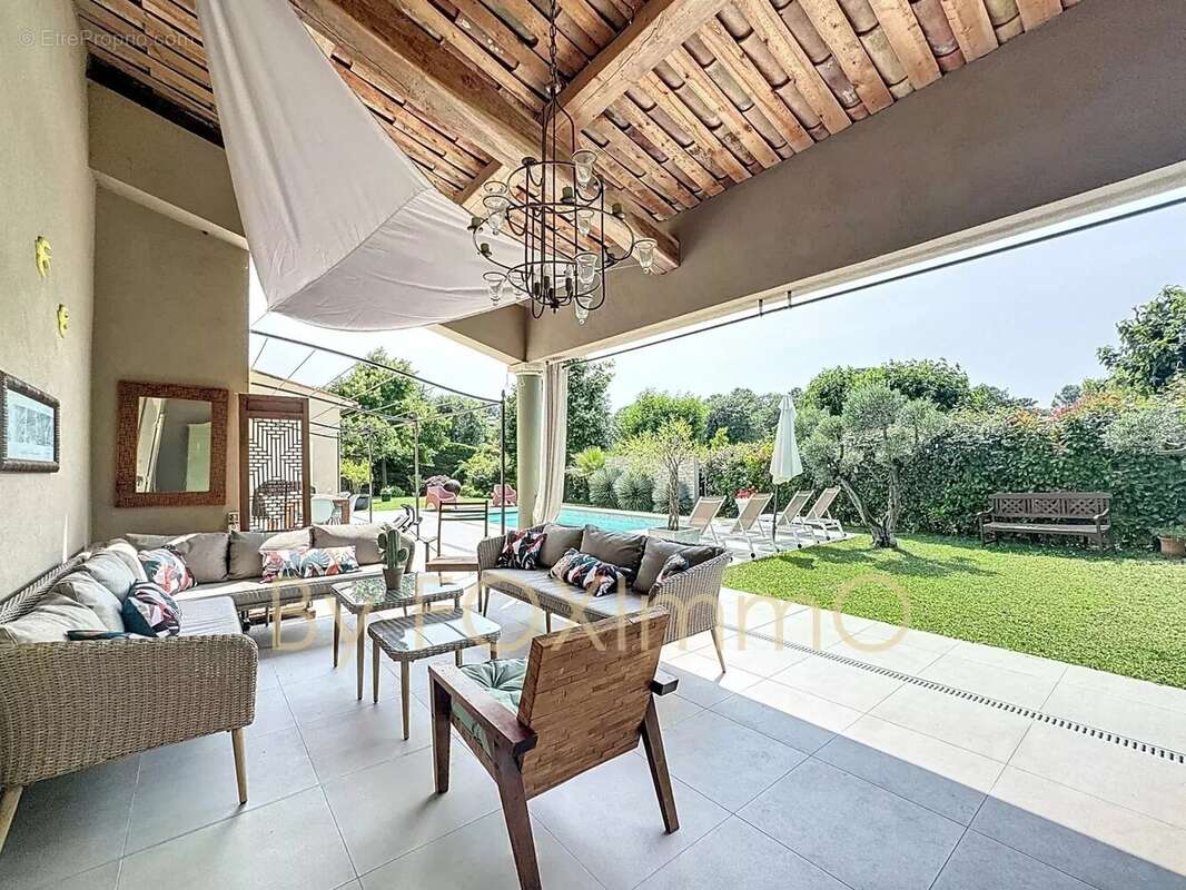 Maison à MONTAUROUX