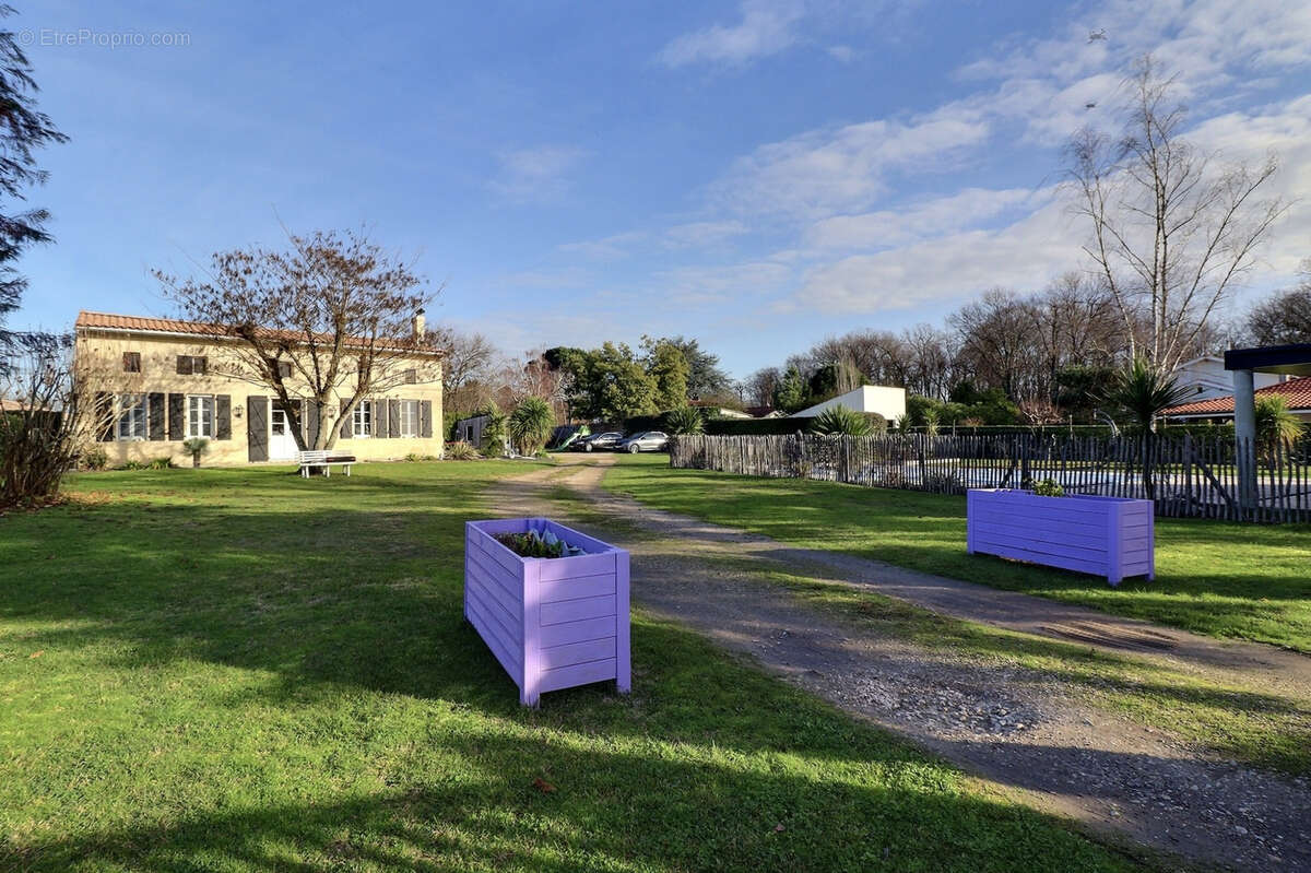 Maison à SAINT-ANDRE-DE-CUBZAC