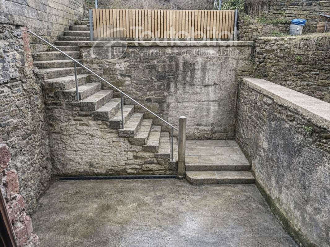 Maison à NEUFMANIL