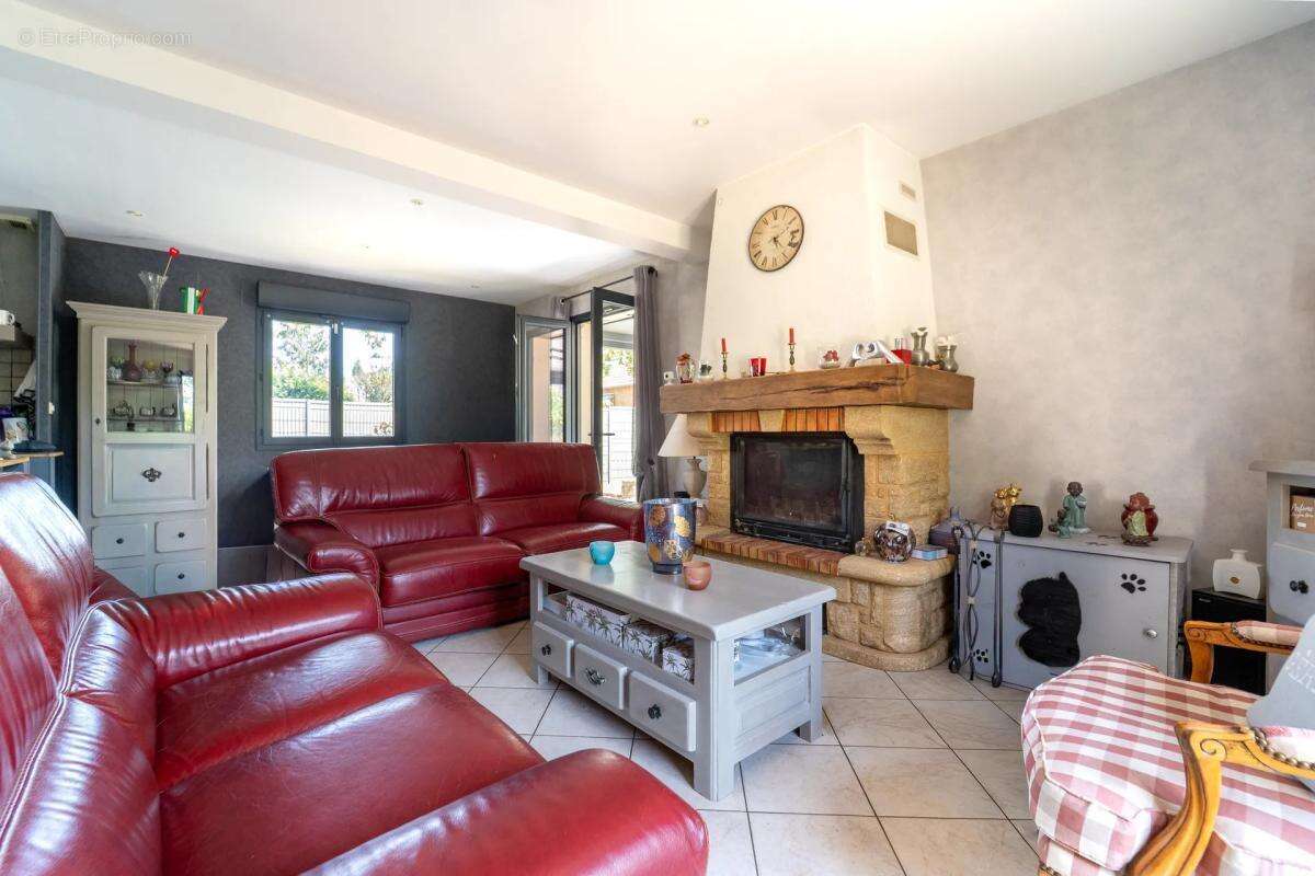 Maison de 5 pièces de 108 m² à Amfreville-sur-Iton - photo 4