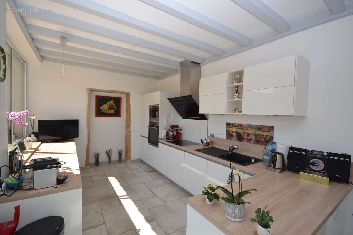 Maison à MONTMELAS-SAINT-SORLIN