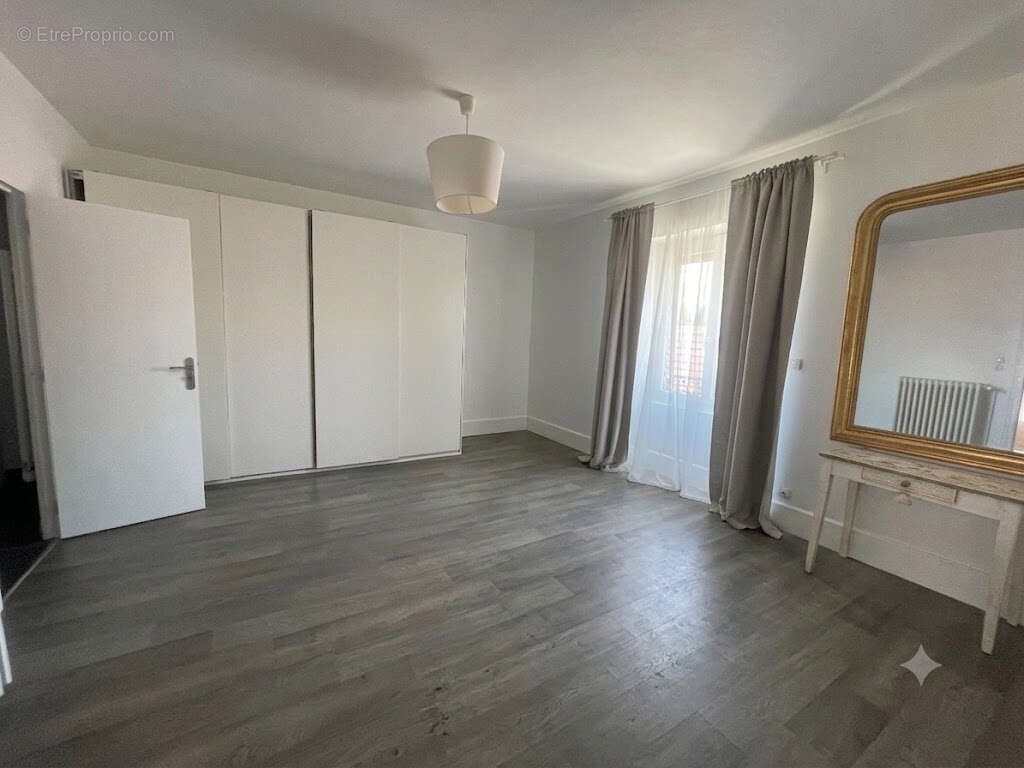 Propriétés Varennes Changy - photo 4