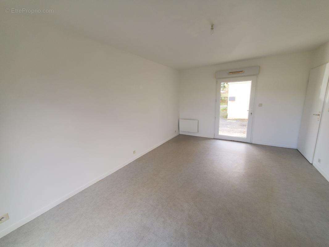 Maison t3 a 500 du bourg avec jardin et garage - photo 4