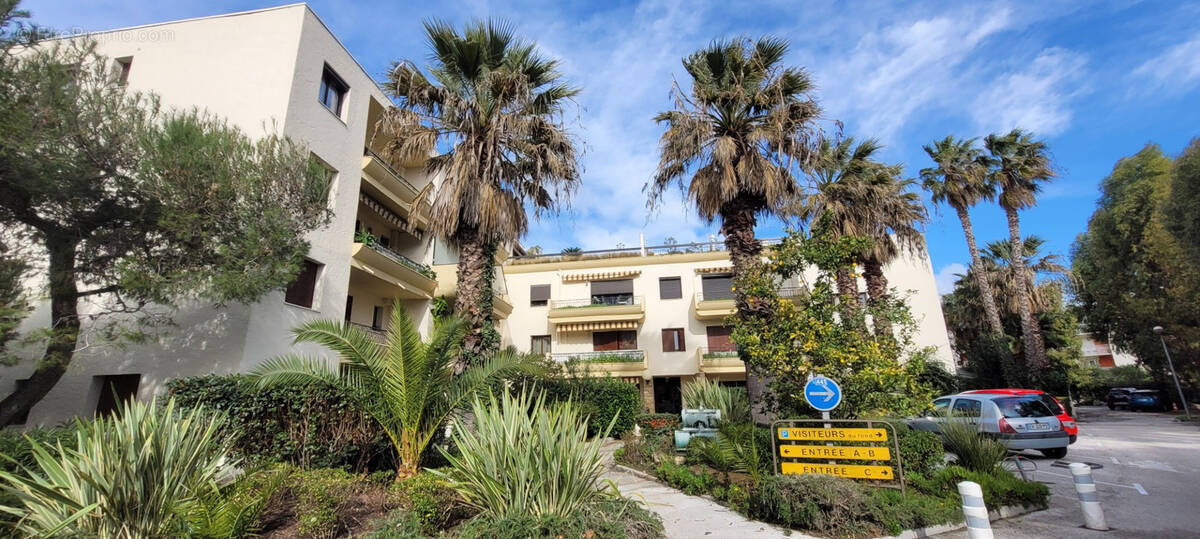 Appartement à SIX-FOURS-LES-PLAGES