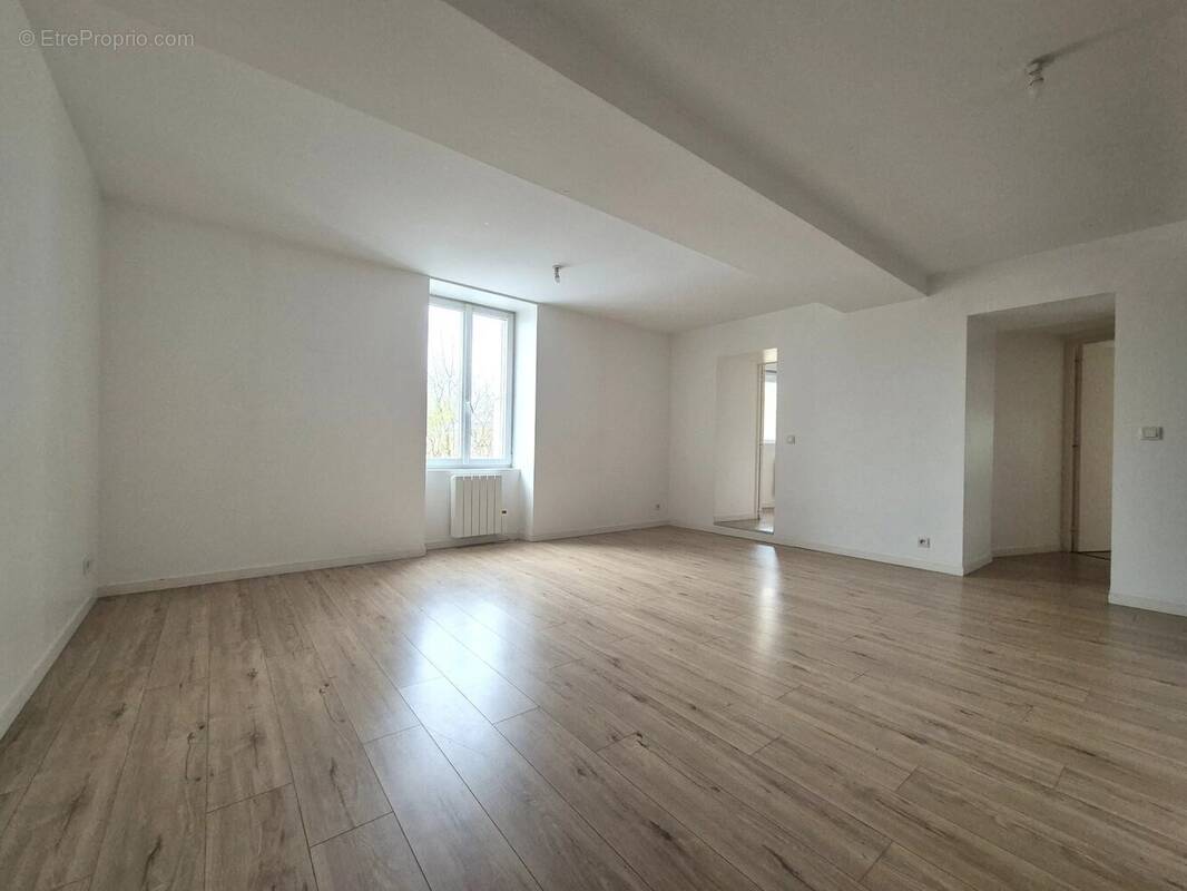 Appartement à CHANGE