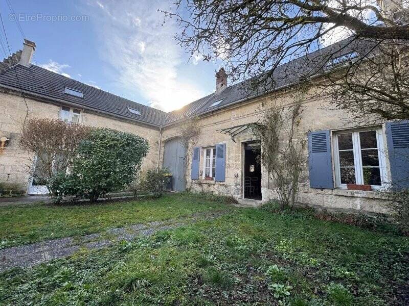 Maison à PIERREFONDS