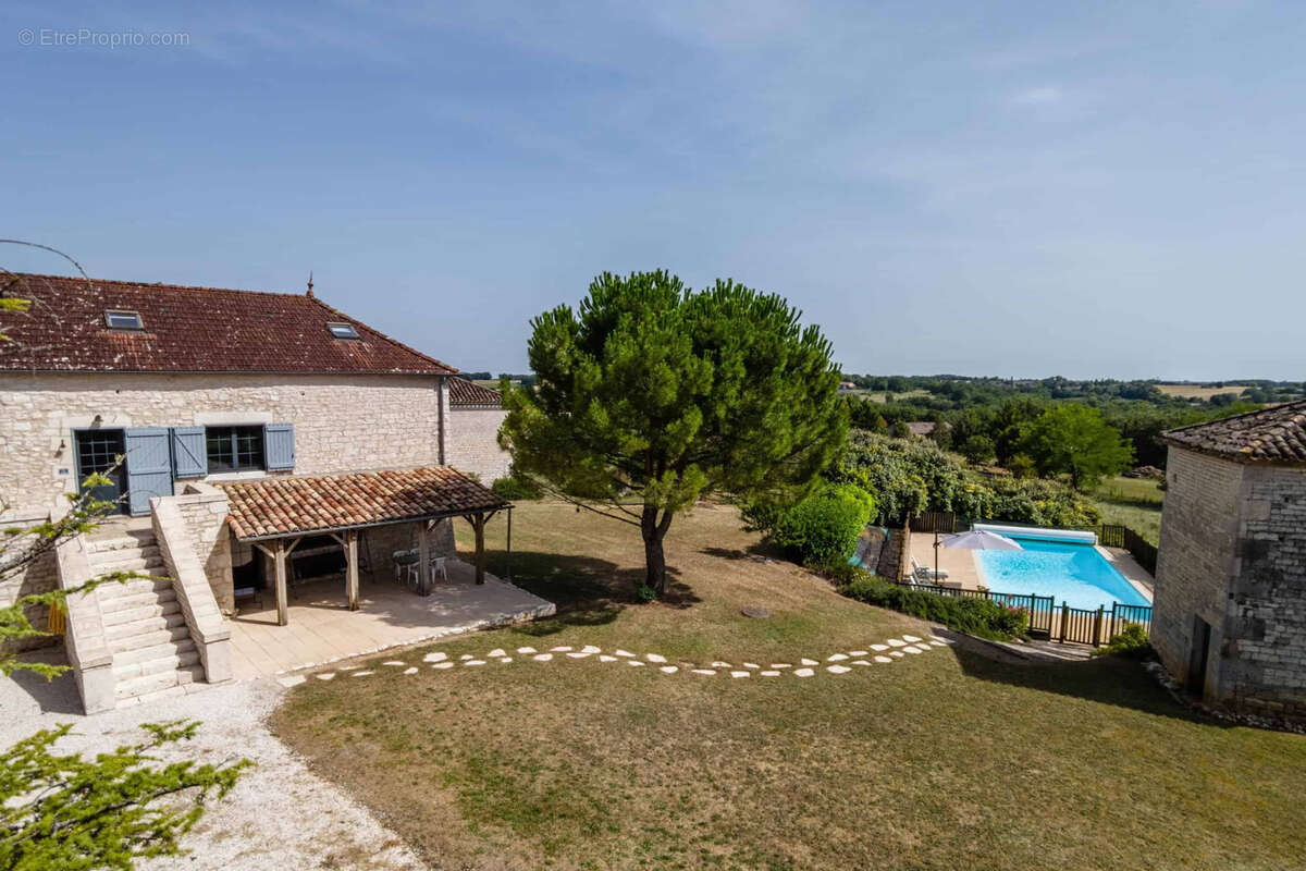 Country house with pool - photo 2