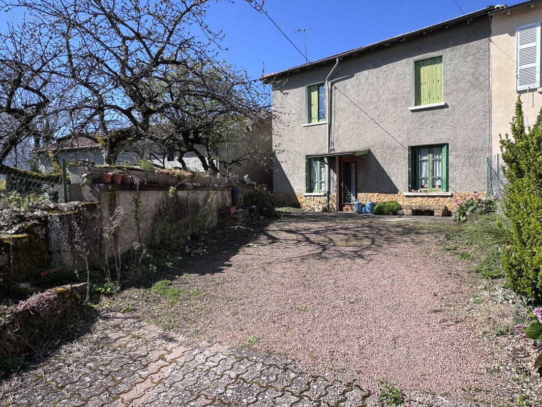 Maison à GREZIEU-LA-VARENNE