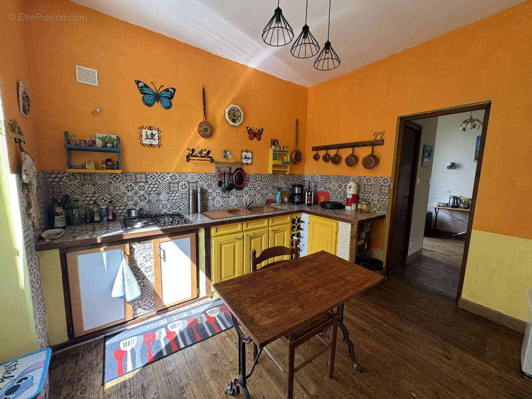 Maison à Ussel en CORREZE - photo 3