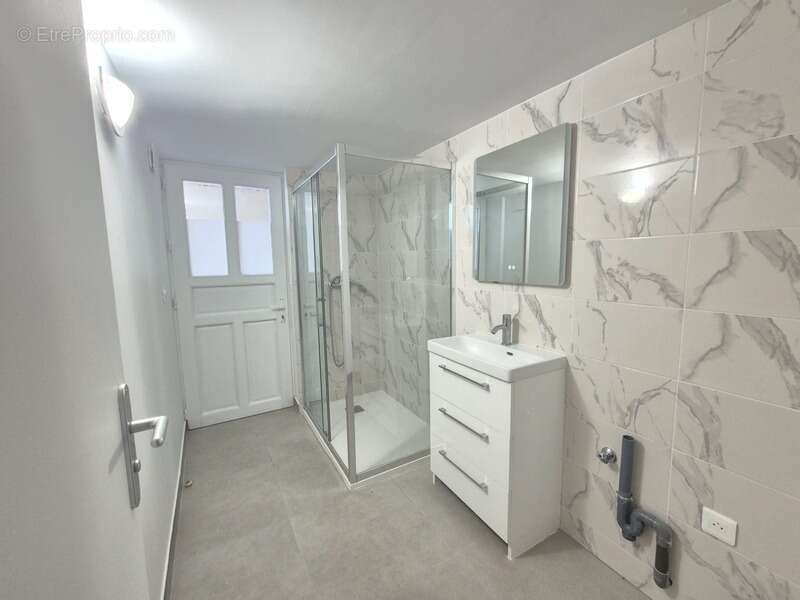 Commerce à ASNIERES-SUR-SEINE