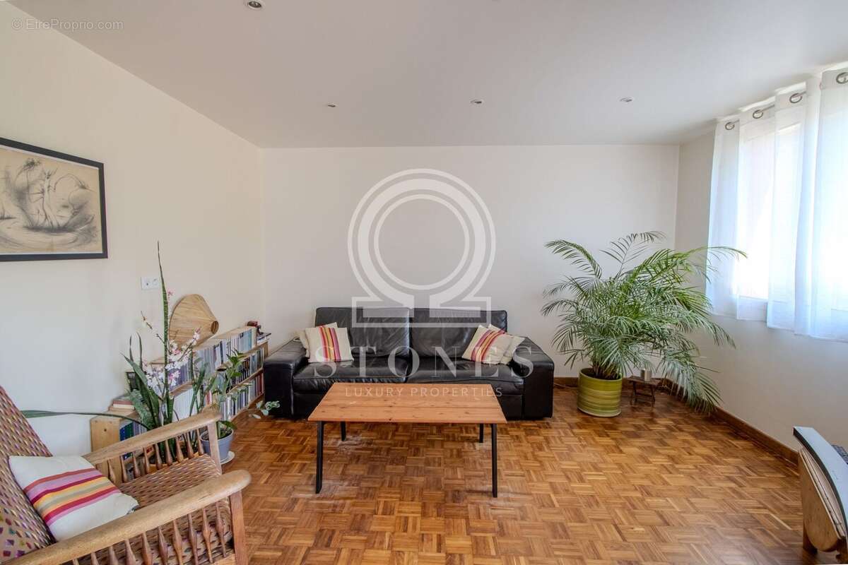 Appartement à LA CELLE-SAINT-CLOUD